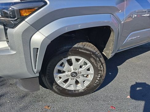 Certified 2024 Toyota Tacoma SR5 image 2