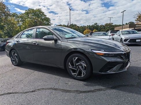 New 2025 Hyundai Elantra Limited image 2