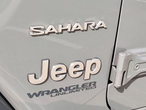 Used 2021 Jeep Wrangler Unlimited Sahara image 15
