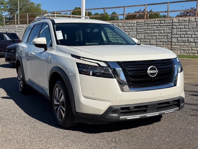 Used 2023 Nissan Pathfinder SL AWD/4WD image 7