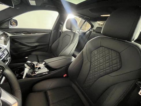 Certified 2022 BMW 530i xDrive w/ Premium Package image 9