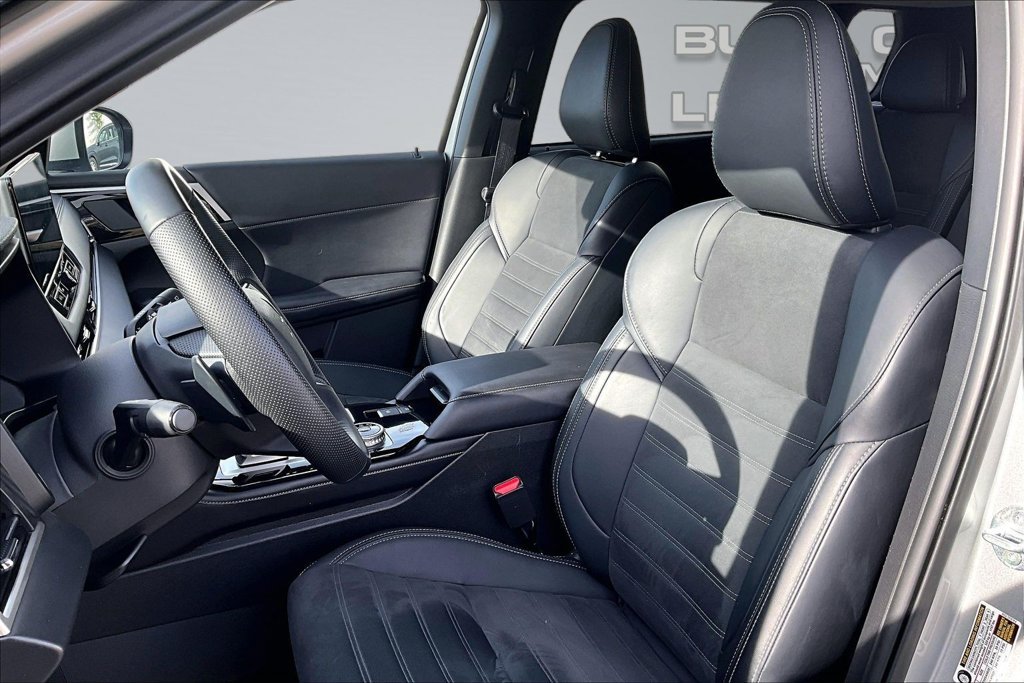 Used 2025 Mitsubishi Outlander SE AWD/4WD image 23