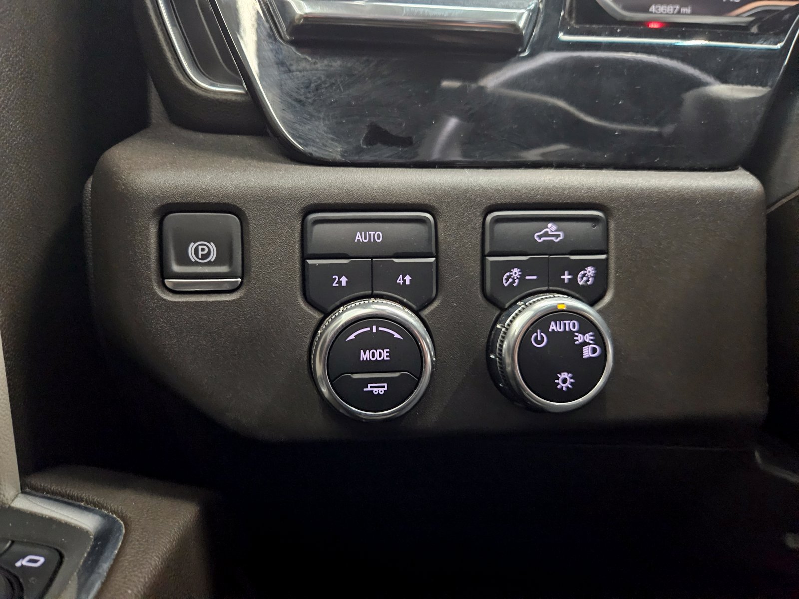 Used 2024 GMC Sierra 1500 SLE AWD/4WD image 23