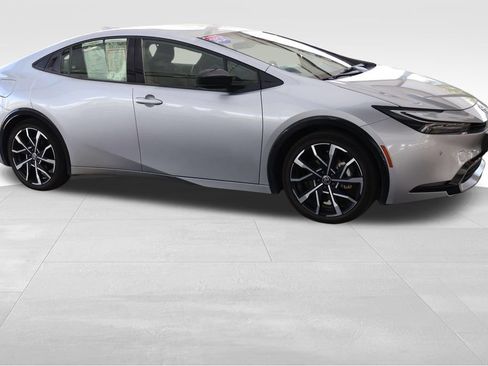 Certified 2024 Toyota Prius Prime FWD image 17