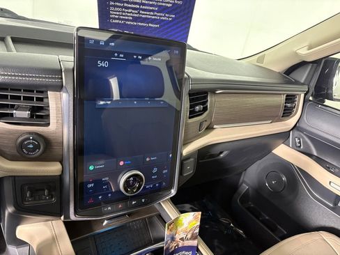Used 2024 Ford Expedition Max Limited AWD/4WD image 18