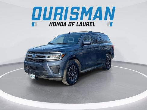 Used 2022 Ford Expedition XLT image 4