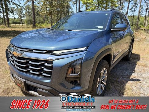 Used 2025 Chevrolet Equinox LT w/ Convenience Package II image 1