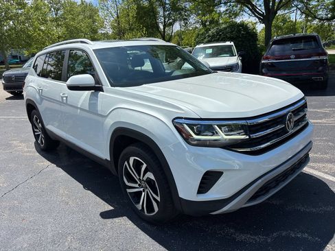 Used 2023 Volkswagen Atlas SEL AWD/4WD image 3