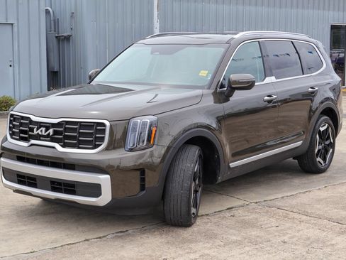 Used 2025 Kia Telluride S FWD image 26