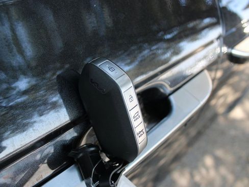 New 2026 Kia Carnival EX image 8