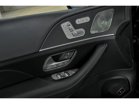 Certified 2025 Mercedes-Benz GLS 450 4MATIC image 9