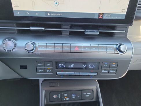 Certified 2025 Hyundai Kona Limited image 31