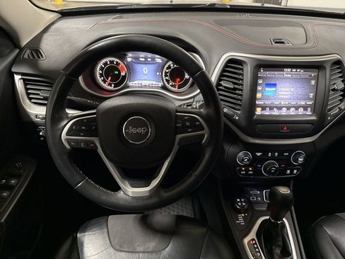 Used 2016 Jeep Cherokee Trailhawk AWD/4WD image 11