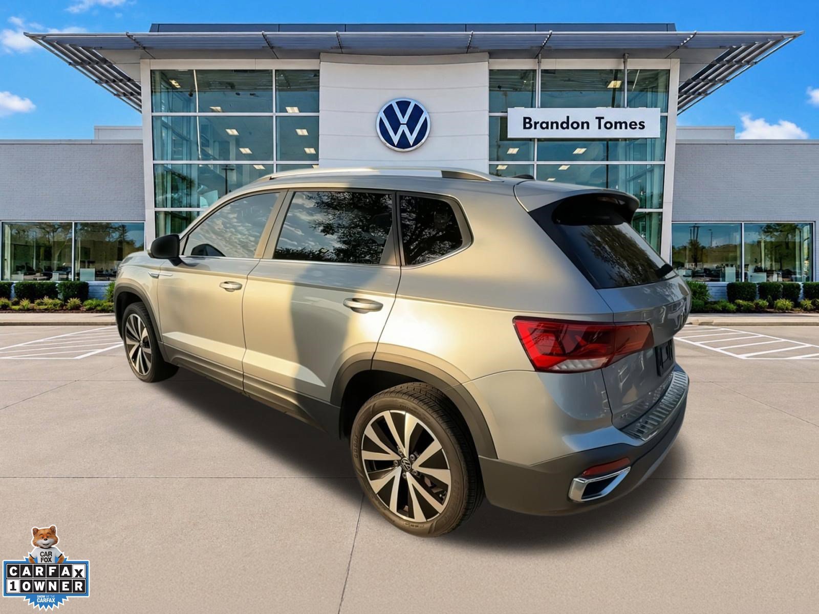 Used 2023 Volkswagen Taos SE FWD image 7