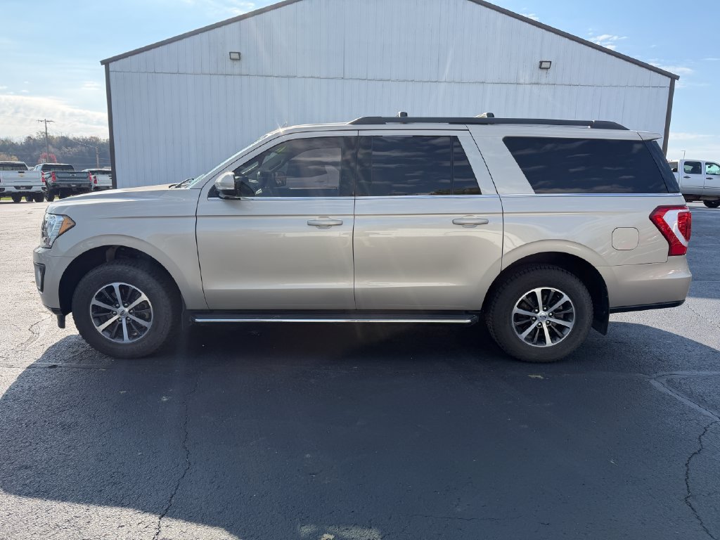 Used 2018 Ford Expedition Max XLT w/ Equipment Group 202A AWD/4WD image 8