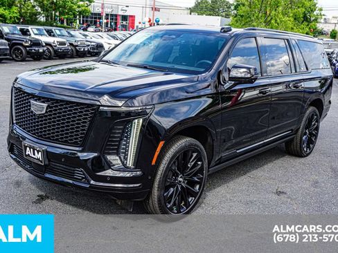 Used 2026 Cadillac Escalade ESV Platinum Sport w/ LPO, ONYX Package AWD/4WD image 17