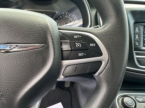 Used 2015 Chrysler 200 Limited FWD image 13