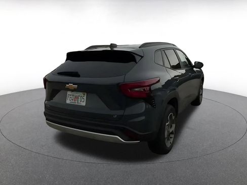 Used 2025 Chevrolet Trax LT image 14