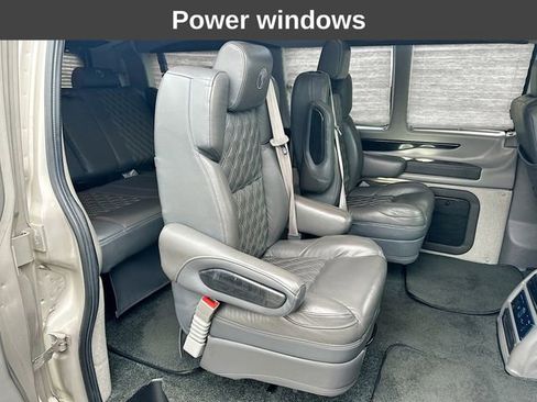 Used 2022 Chevrolet Express 2500 w/ Enhanced Convenience Package image 16