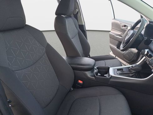 Used 2021 Toyota RAV4 XLE w/ Carpet Mat Package (TMS) AWD/4WD image 11
