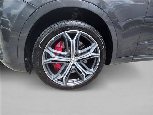 Used 2019 Maserati Levante GTS AWD/4WD image 25
