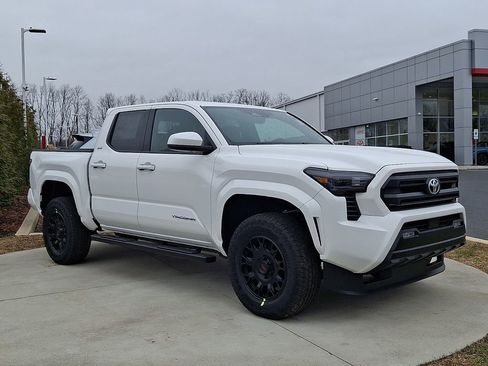 New 2026 Toyota Tacoma SR5 AWD/4WD image 3