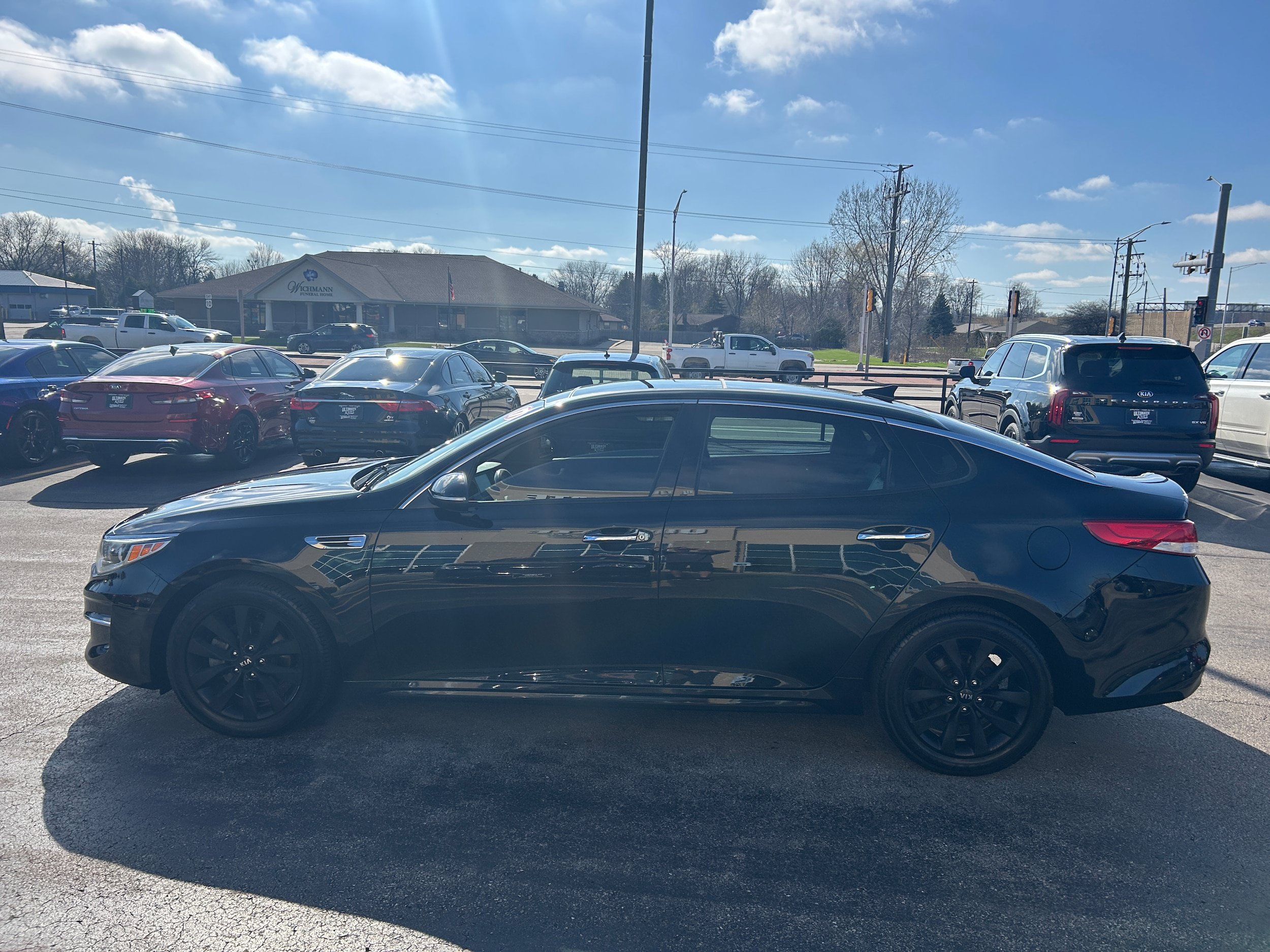 Used 2017 Kia Optima EX w/ Premium Package FWD image 3