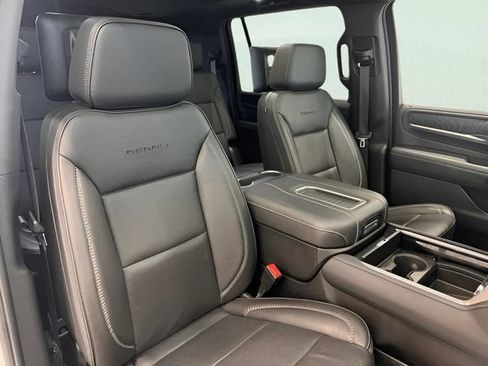 Certified 2024 GMC Yukon XL Denali w/ Denali Reserve Package AWD/4WD image 16
