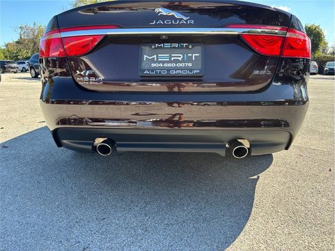 Used 2018 Jaguar XF Premium image 17