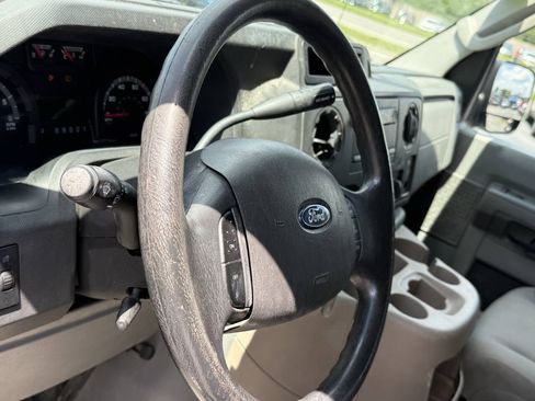 Used 2014 Ford E-250 and Econoline 250 w/ Power Group RWD image 9