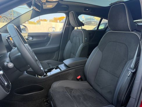 Used 2023 Volvo C40 P8 Recharge Ultimate w/ Protection Package Premier image 21