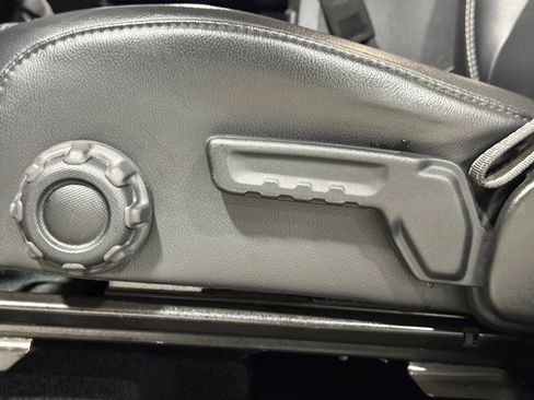 Used 2021 Jeep Gladiator Overland w/ Popular Equipment Package image 19