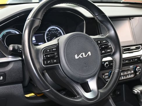 Used 2022 Kia Niro LXS image 13