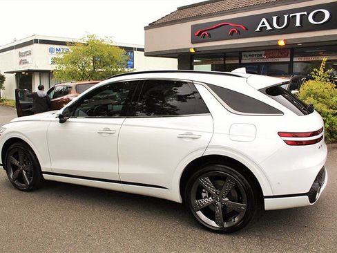 Used 2022 Genesis GV70 3.5T Sport w/ Sport Prestige Package AWD/4WD image 3