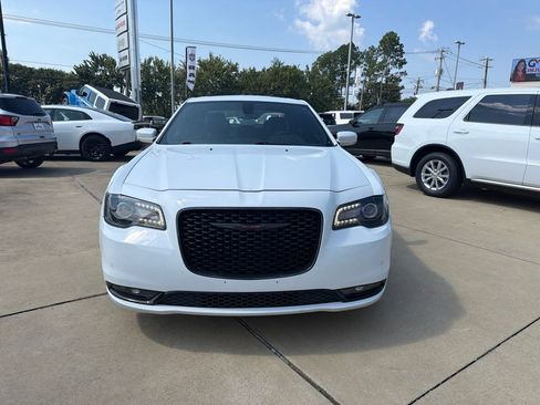 Used 2023 Chrysler 300 S RWD image 3