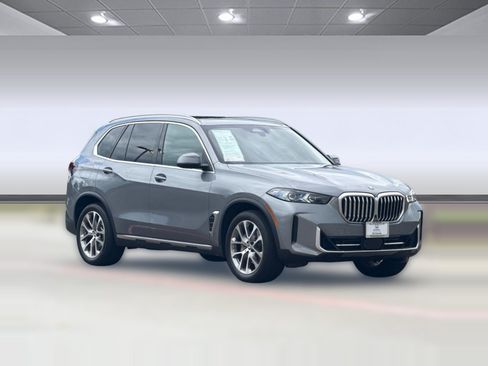 Used 2025 BMW X5 xDrive40i w/ Parking Assistance Package AWD/4WD image 7