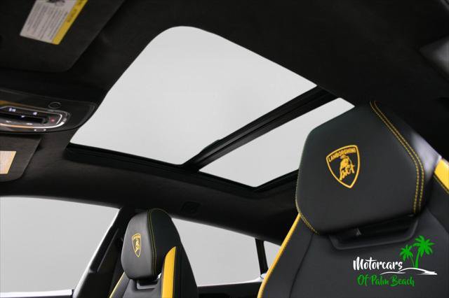 Used 2025 Lamborghini Urus SE AWD/4WD image 38
