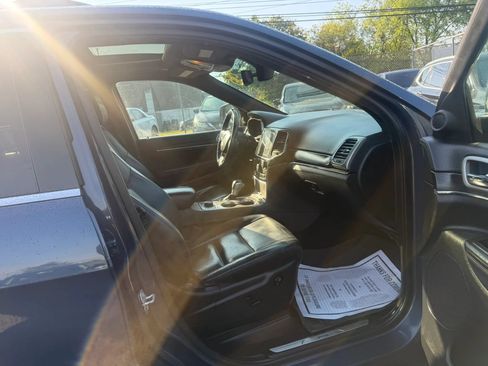 Used 2021 Jeep Grand Cherokee Limited AWD/4WD image 25