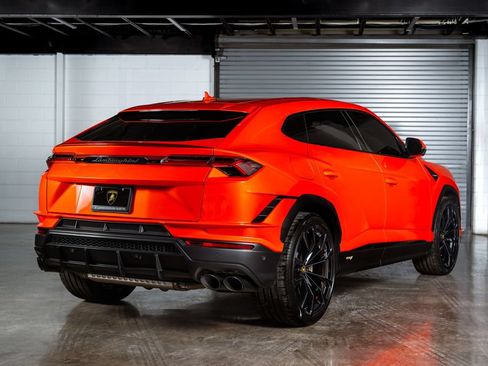 Used 2024 Lamborghini Urus S AWD/4WD image 5