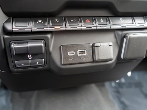 Used 2024 Chevrolet Silverado 1500 Custom Trail Boss image 29