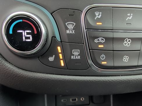 Used 2024 Chevrolet Equinox LT AWD/4WD image 14