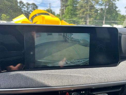 Used 2025 Nissan Kicks SV FWD image 21