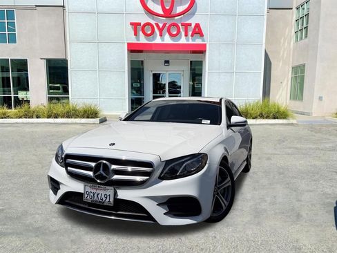 Used 2020 Mercedes-Benz E 350 Sedan image 4