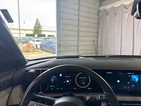 Used 2025 Hyundai Tucson Limited image 22