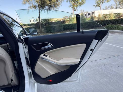 Used 2018 Mercedes-Benz CLA 250 image 13