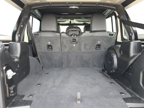 Used 2021 Jeep Wrangler Unlimited Sahara AWD/4WD image 16