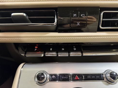 Used 2021 Lincoln Aviator 2WD image 19