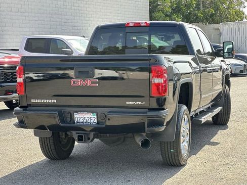 Used 2017 GMC Sierra 2500 Denali w/ Duramax Plus Package AWD/4WD image 4