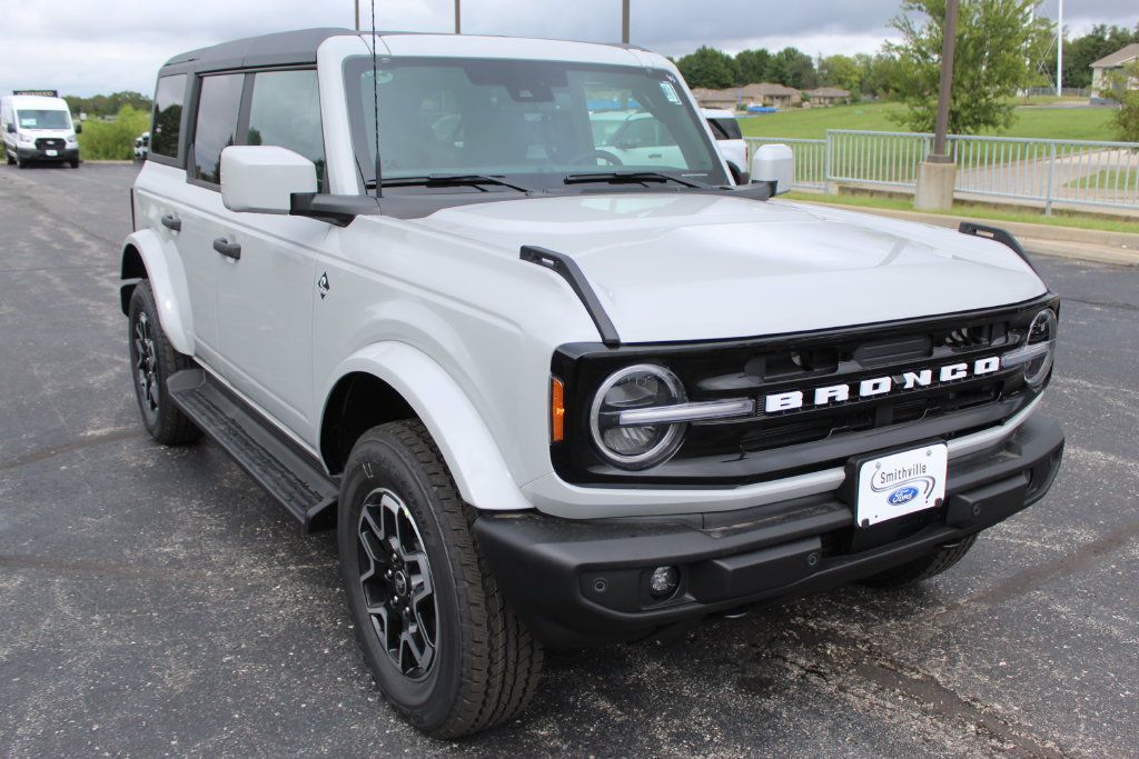 New 2026 Ford Bronco Outer Banks AWD/4WD image 7