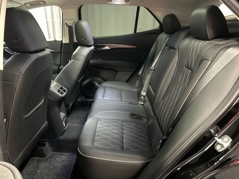 Used 2023 Buick Envision Avenir FWD image 21